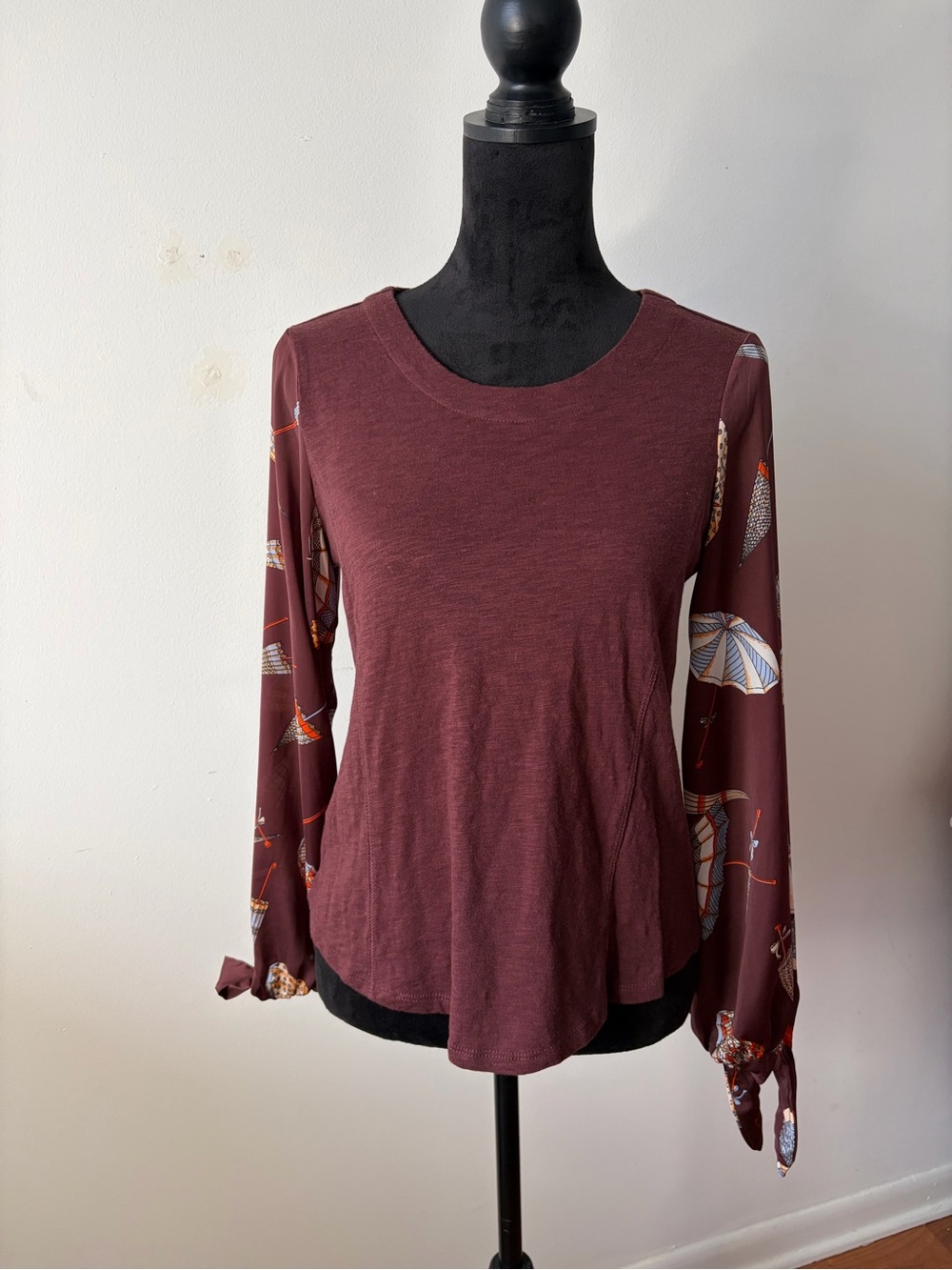 Anthropologie Akemi Kin Parasol Umbrella Print Sleeve Top Small Burgundy
